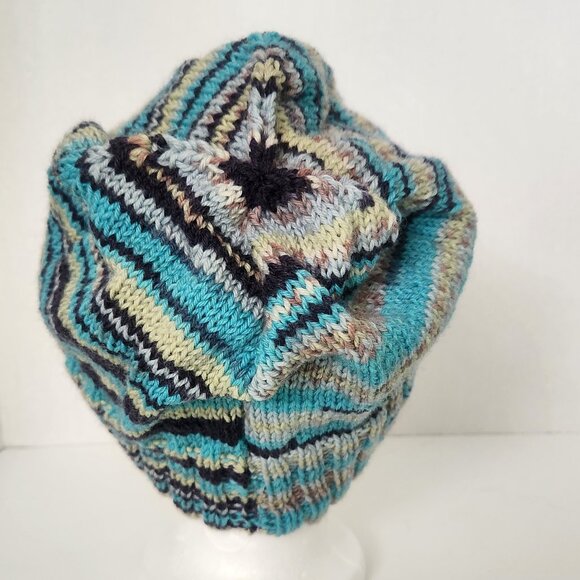 Hand Knit Turquoise Wool Tuque - Picture 1 of 2